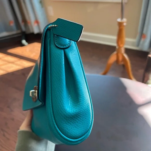 Coach LEATHER CROSSBODY /shoulder bag /NWT/purses - Picture 6 of 10